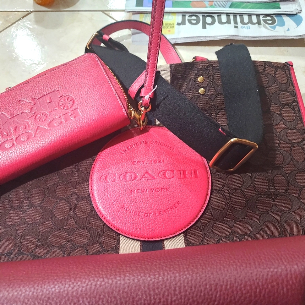 Nwt Coach 40" dempsey jaquard tote with matching wallet
